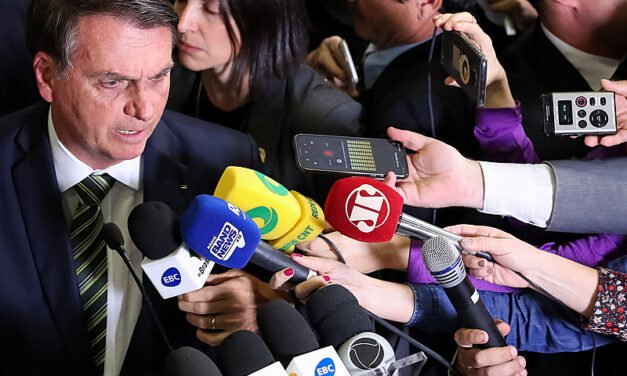 Ataques de Bolsonaro legitimam agressões contra jornalistas, dizem organizações