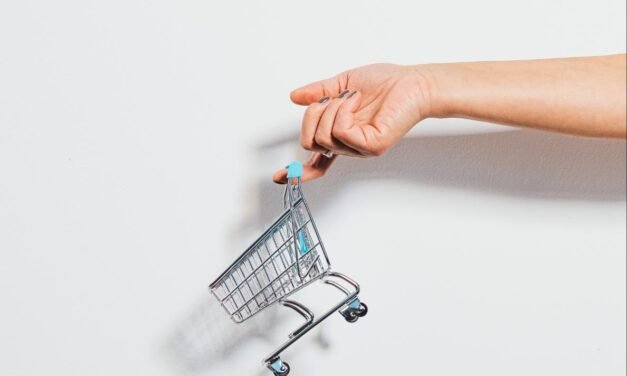 Inflação corrói salários dos jornalistas mês a mês