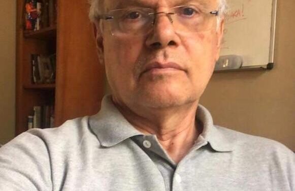 A tolerância ao humor é o melhor indicador de democracia, diz Celso Schröder